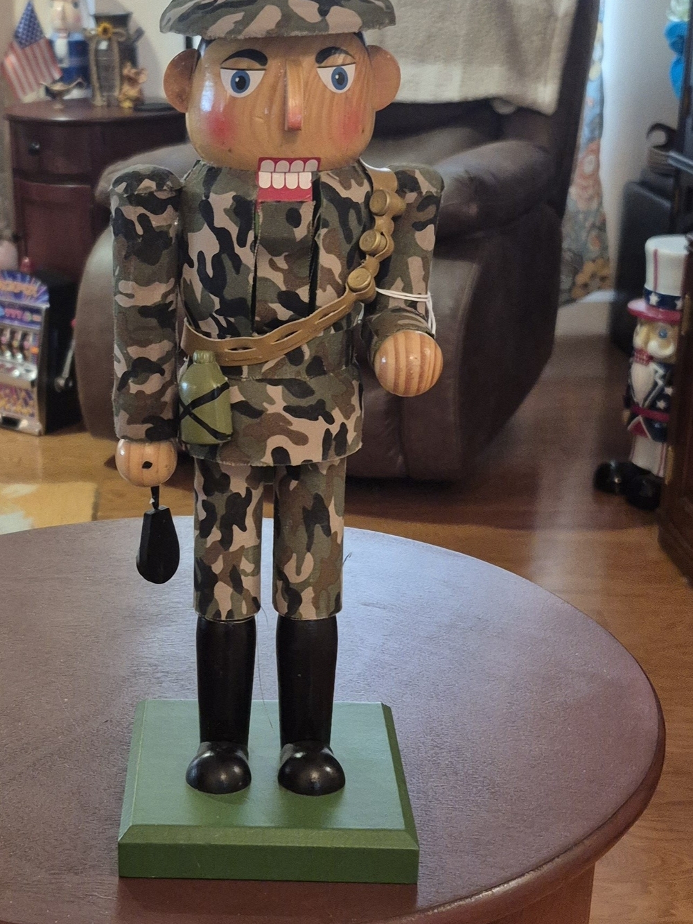 Camouflage Soldier Nutcracker – Green Camouflage Decorative Figurine